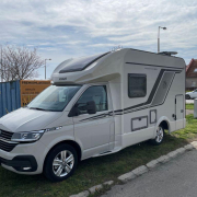 Mennyibe kerül egy új lakóautó 2025-ben?